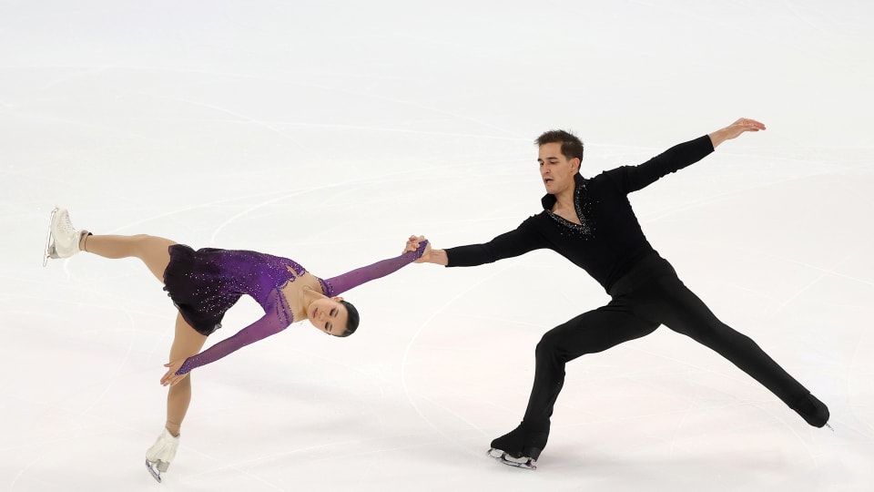 Read more about the article “Milano Figure Skating Qualifier 2025: Olympic Dreams Ignite for Stars Carrillo and Hendrickx”