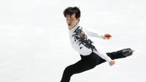 Read more about the article Kagiyama Yuma Dominates Short Program at Japan Figure Skating Championships 2025, Eyes Olympic Qualification
