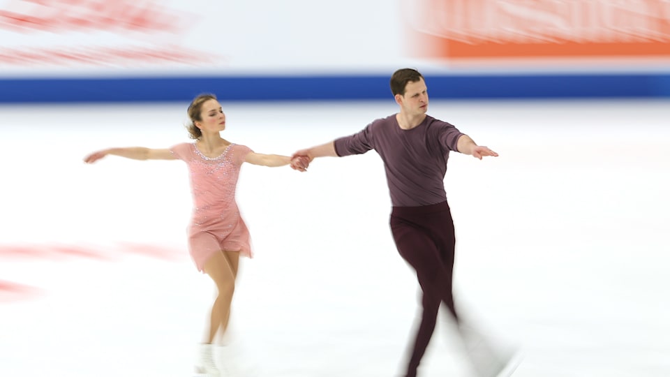 Read more about the article Alisa Efimova and Misha Mitrofanov Win Gold at ISU Four Continents Championships 2026, Shocking Olympic Champs Sui and Cong