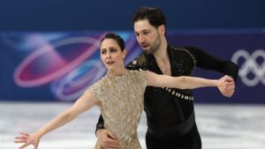 Read more about the article Deanna Stellato-Dudek at 42: Olympic Figure Skating Debut Highlights Challenges and Triumphs at Milano Cortina 2026