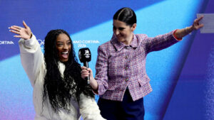 Read more about the article Simone Biles Watches Men’s Free Skate at Winter Olympics 2026 Featuring Ilia Malinin and Kagiyama Yuma